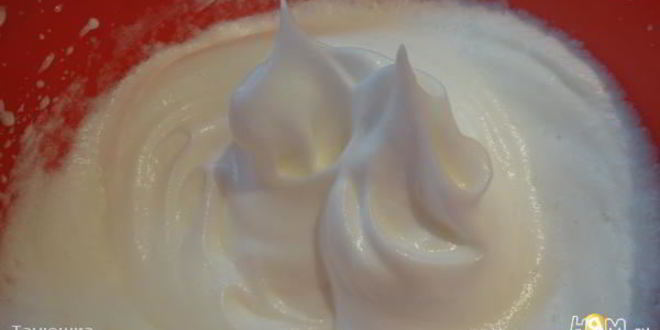 Рецепт рулета из шоколадного суфле с малиной