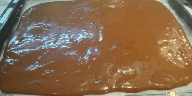 Рецепт рулета из шоколадного суфле с малиной