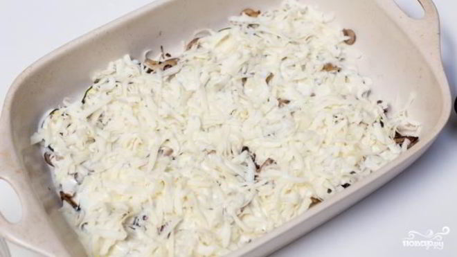 Рецепт суфле из кабачков под грибным соусом