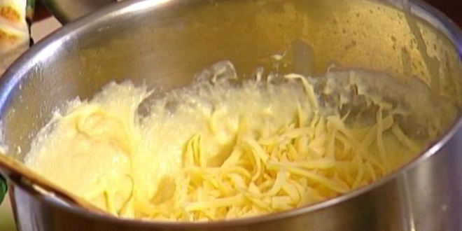 Рецепт сырного суфле с пряностями