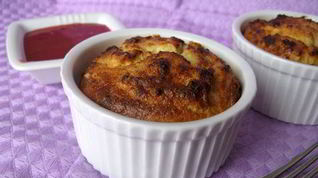 Рецепт Творожного суфле с бананами и клубничным соусом