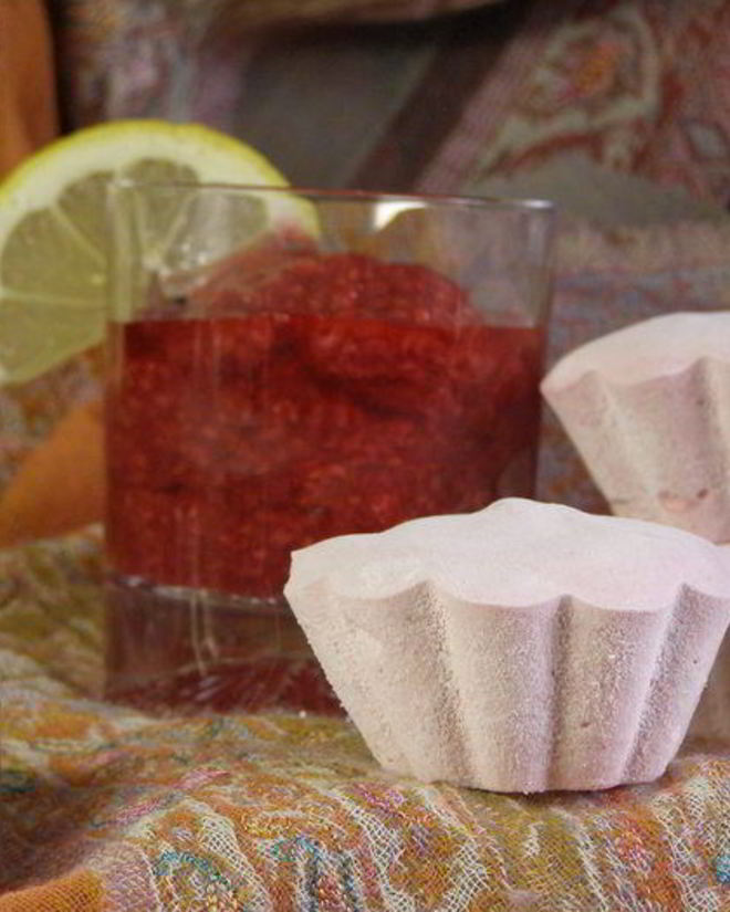 Рецепт брусничного зефира с малиновым соусом