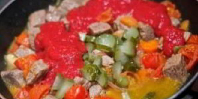 Рецепт азу из говядины с огурцами