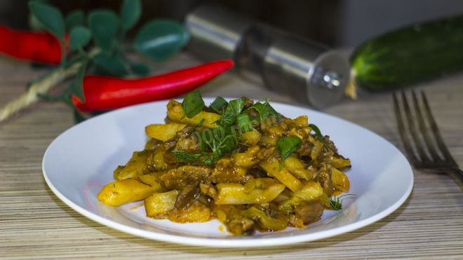 Рецепт азу из говядины с солеными огурцами