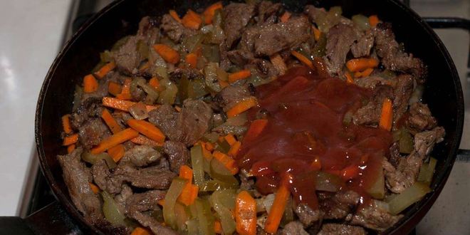 Рецепт азу с солеными огурцами и с картошкой