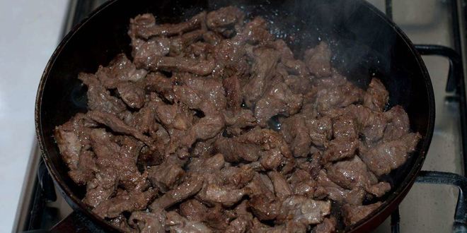 Рецепт азу с солеными огурцами и с картошкой