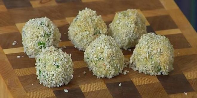 Рецепт биточков из крабового мяса, огурцов и каперсов