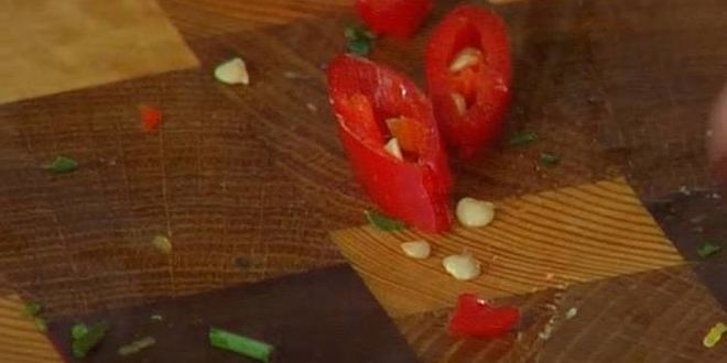 Рецепт биточков из крабового мяса, огурцов и каперсов