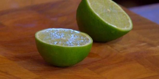 Рецепт биточков из крабового мяса, огурцов и каперсов