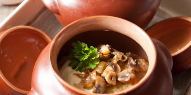 Рецепт Драников с грудинкой и грибами в горшочке