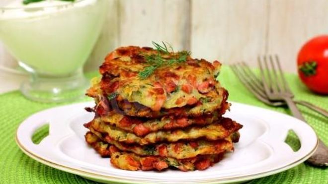 Рецепт драников с колбаской и зеленью
