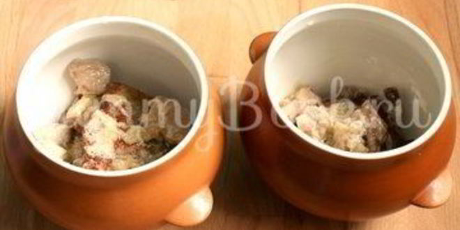 Рецепт драников с мясом в горшочках