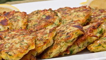 Рецепт Драников с сыром и зеленым луком