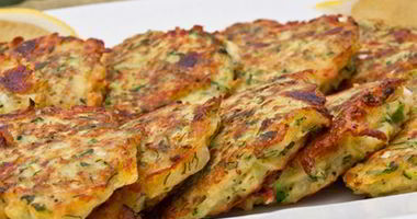 Рецепт Драников с сыром и зеленым луком