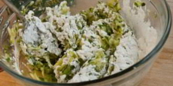 Рецепт драников с сыром и зеленым луком