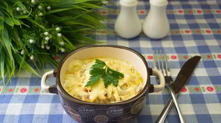 Рецепт Драников в горшочках с мясом