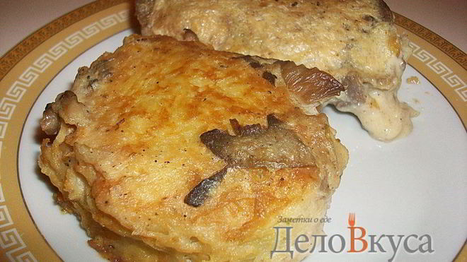 Рецепт картофельных драников с мясом под грибным соусом
