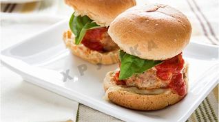 Рецепт Булочек с фрикадельками из индейки в духовке