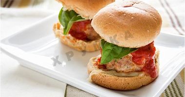 Рецепт Булочек с фрикадельками из индейки в духовке