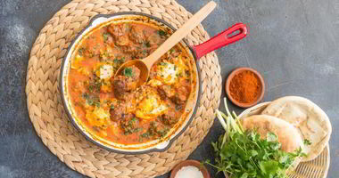 Рецепт Фрикаделек с томатным соусом и яйцом