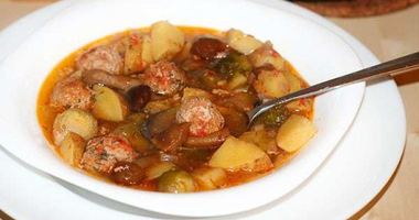 Рецепт Грибов с фрикадельками в горшочках