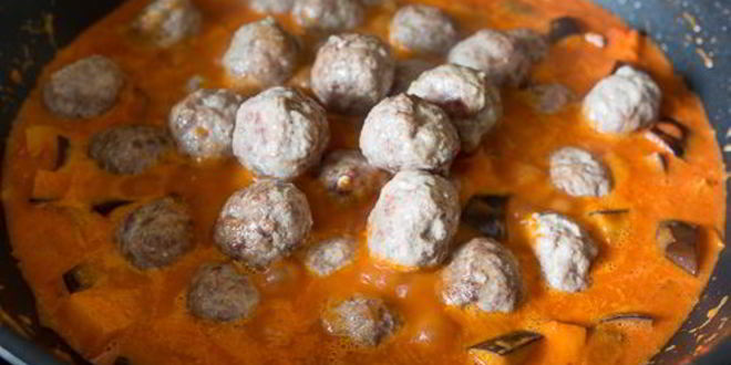 Рецепт красного карри с фрикадельками