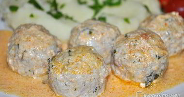 Рецепт Куриных фрикаделек с сыром в сливочном соусе