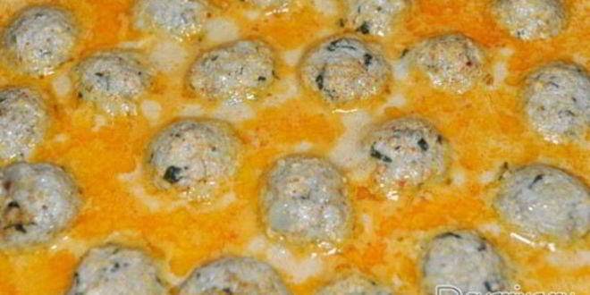 Рецепт куриных фрикаделек с сыром в сливочном соусе