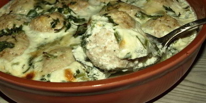 Рецепт куриных фрикаделек, запеченных в сливках