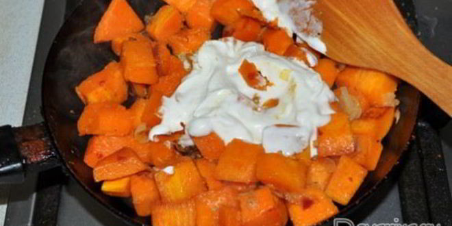 Рецепт гарнира из тыквы со сметаной к мясу