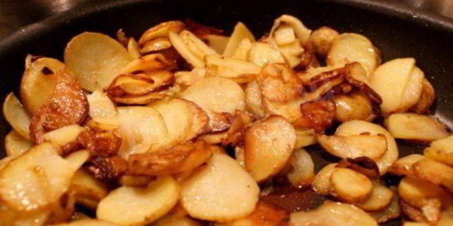 Рецепт Ароматной картошки жареной на сале с лучком