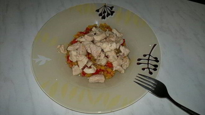 Рецепт чечевицы с сладким перцем и чесноком и куриная грудка с зирой и кориандром