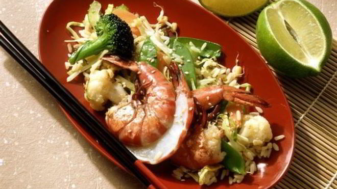 Рецепт риса с креветками и овощами