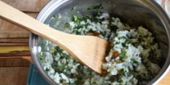 Рецепт риса со шпинатом и изюмом