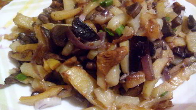 Рецепт жареной картошечки с лесными грибочками