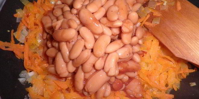 Рецепт голубцов с фасолью в томатном соусе