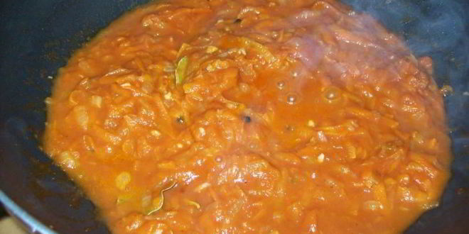 Рецепт голубцов в томатном сметанном соусе в духовке