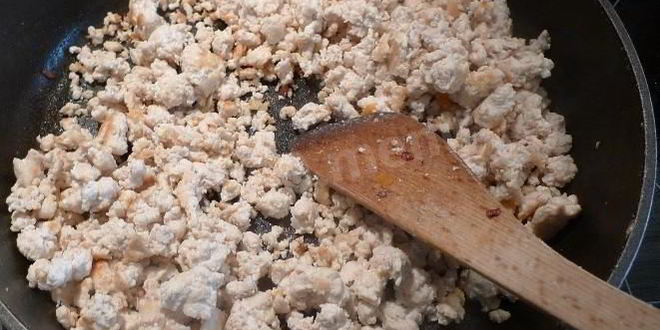 Рецепт ленивых голубцов с куриным фаршем в мультиварке