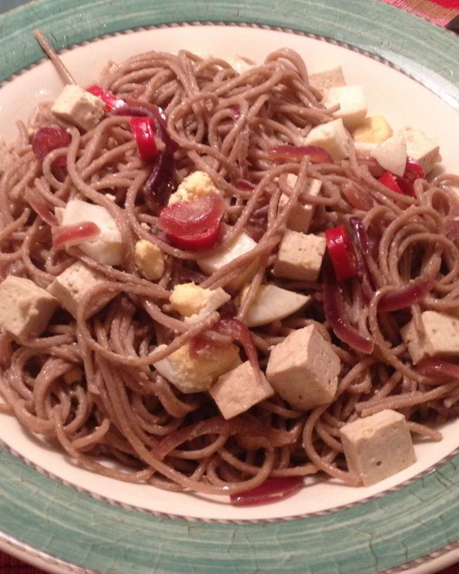 Рецепт гречневой лапши с яйцами и сыром тофу