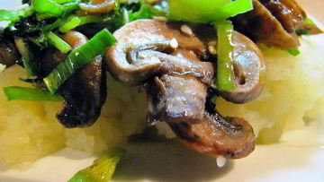 Рецепт Грибочков жареных с имбирем и кунжутом