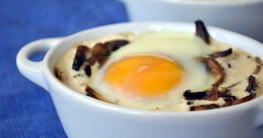 Рецепт Грибов в сливках, запеченые с яйцом