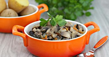 Рецепт Грибов в сметане в мультиварке тушеные