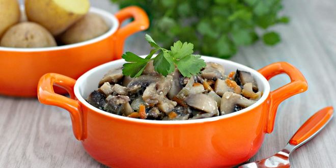Рецепт Грибов в сметане в мультиварке тушеные