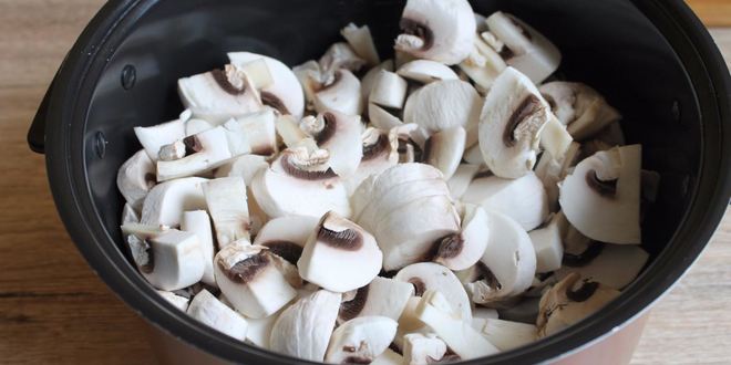 Рецепт грибов в сметане в мультиварке тушеные