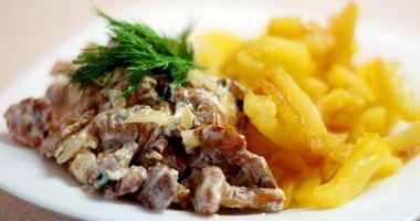 Рецепт Лисичек, тушеных в сметане