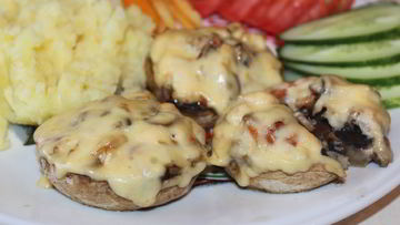 Рецепт Шампиньонов, фаршированных курицей и овощами