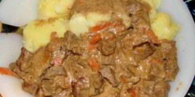 Рецепт гуляша из говядины со сметаной