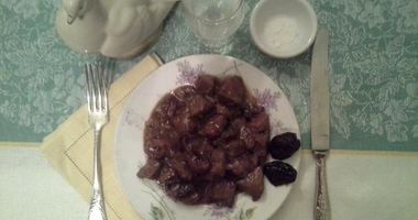 Рецепт Гуляша из говядины в пиве с вишней и черносливом