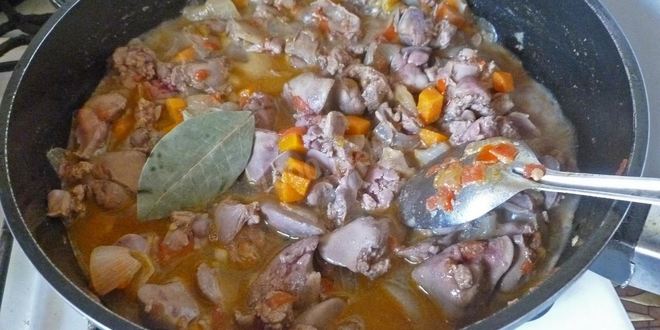 Рецепт гуляша из куриной печени