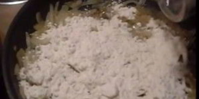 Рецепт гуляша из курицы со сметаной